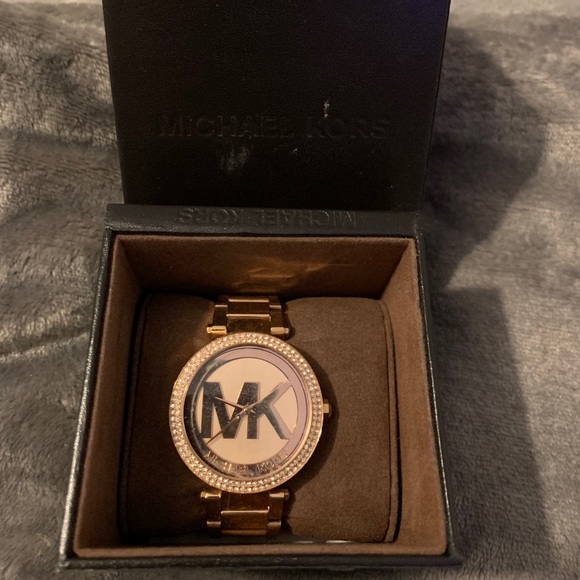 Watch - Picture 2 of 3